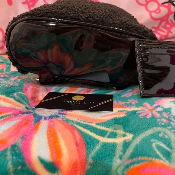 🐑 Juicy Couture Black Mini Sherpa Backpack w/ Patent Leather Cardholder - Picture 4 of 5